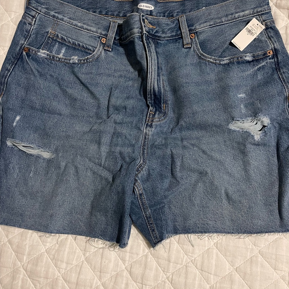 NWT, Women’s Old Navy Blue Distressed Jean Shorts, Size 16